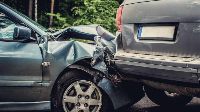 Tragiczny finał wypadku samochodowego na drodze krajowej 79 koło Góry Kalwarii