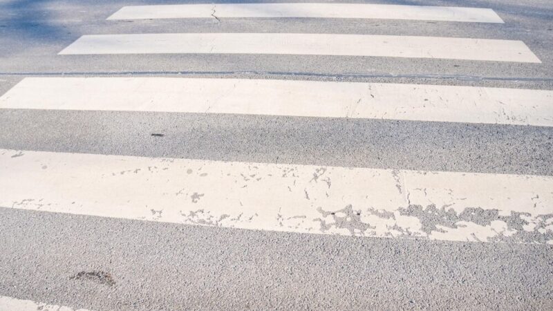 Bezpieczne powroty do szkoły: Policja dba o najmłodszych na drogach