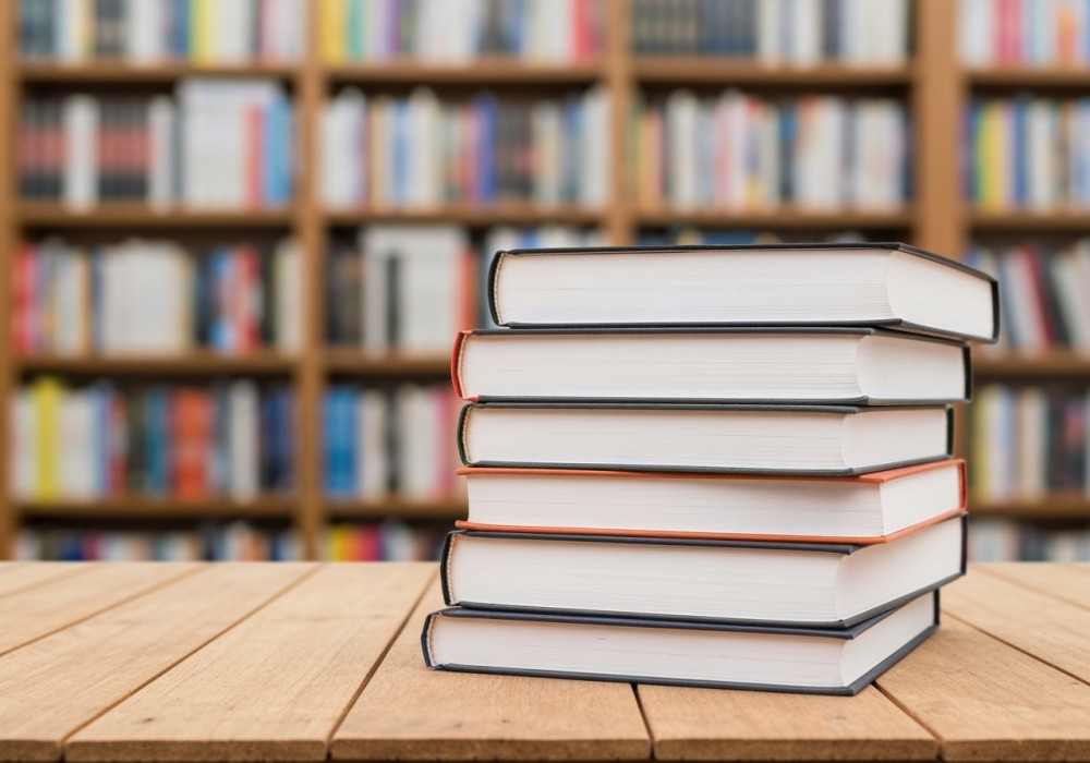 Spotkanie z Jackiem Dehnelem: Odkryj tajemnice literackiego mistrza w Piasecznie