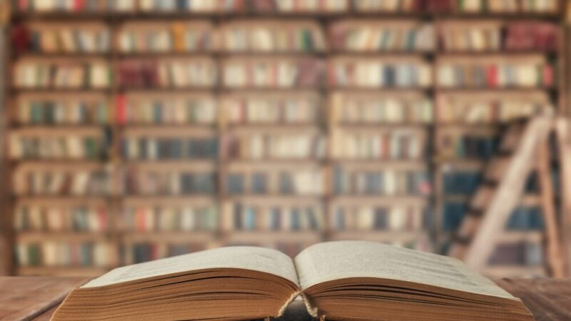 Czwartkowy Klub Książki: Moralne Dylematy w Literaturze