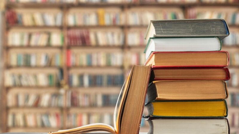 Prof. Tomasz Grodzki w Górze Kalwarii: Wieczór autorski i tajemnice „Rosyjskiej ruletki