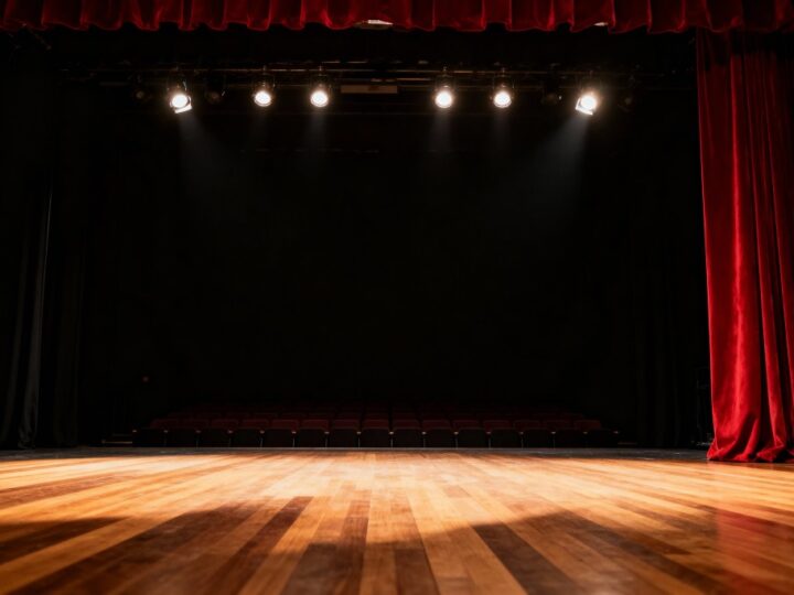 Odkryj Gombrowiczowski absurd w przedświątecznym spektaklu!