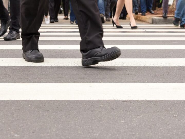 Wyprzedzanie na przejściu dla pieszych: decyzja, która może kosztować życie
