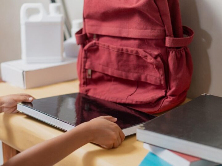 Karnawałowa magia w Multicentrum: przedszkolaki tworzą kolorowe maski