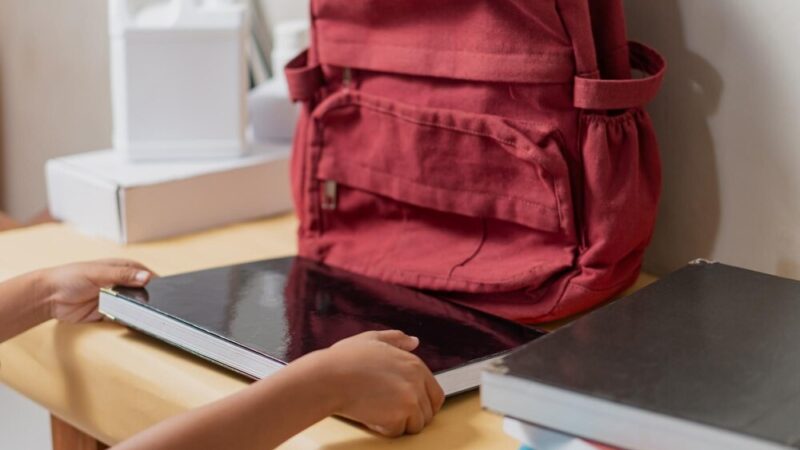 Karnawałowa magia w Multicentrum: przedszkolaki tworzą kolorowe maski