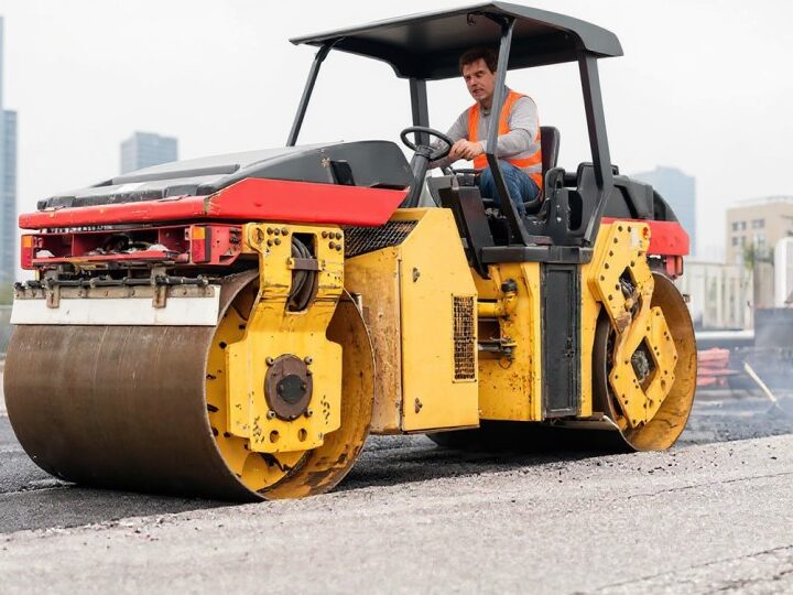 Burmistrz Tarczyna podpisała umowę na budowę nowej drogi dla pieszych