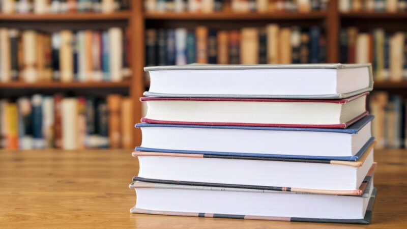 Poznaj artystkę, której intuicyjne obrazy odkrywają emocje i kolory