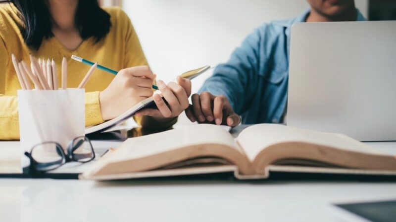 Konferencja w Lesznowoli: Kluczowe strategie w walce z uzależnieniami wśród dzieci