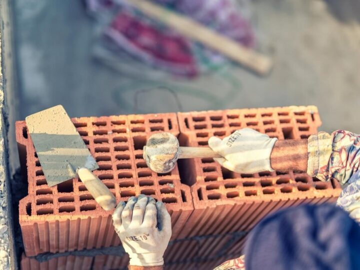 Rewitalizacja mieszkań przy ul. Ceramicznej 2 w Gołkowie – nowe łazienki i ogrzewanie