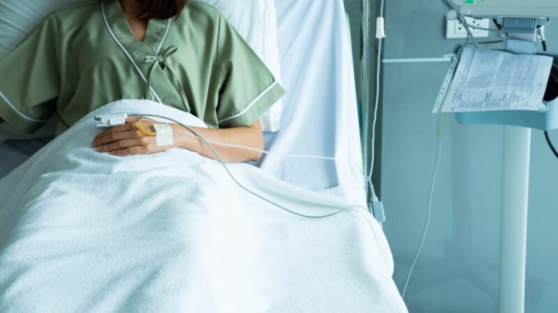 Infolinia wsparcia dla chorych na Alzheimera startuje w październiku 2025 roku