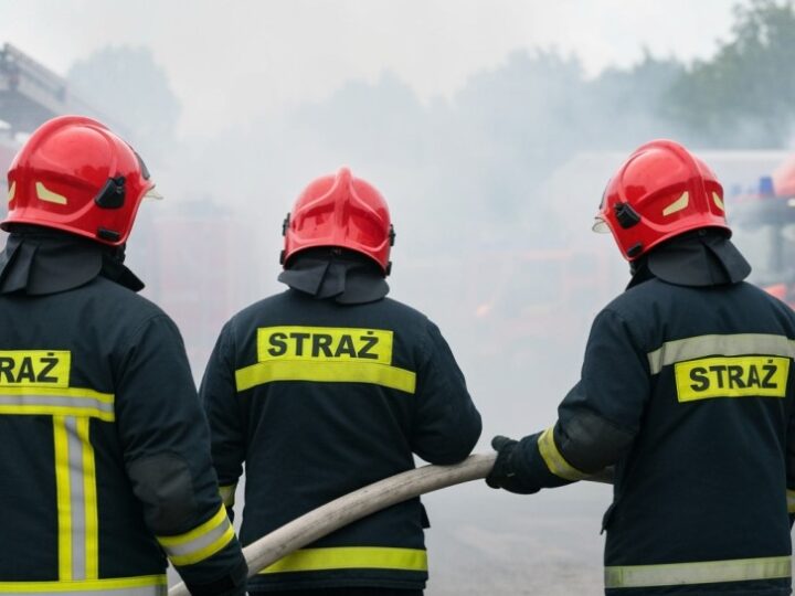 Strażacy błyskawicznie opanowali pożar plebanii w Mirkowie