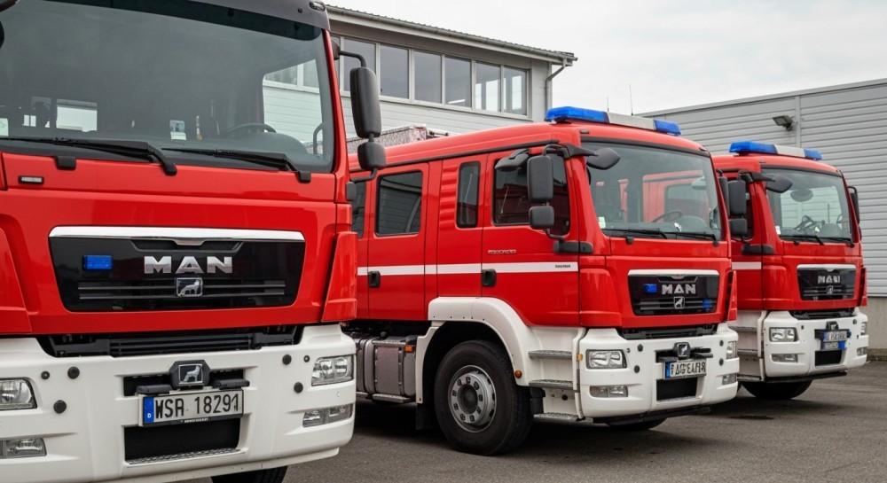 Niebezpieczne drzewo usunięte w Konstancinie-Jeziornie przez straż pożarną