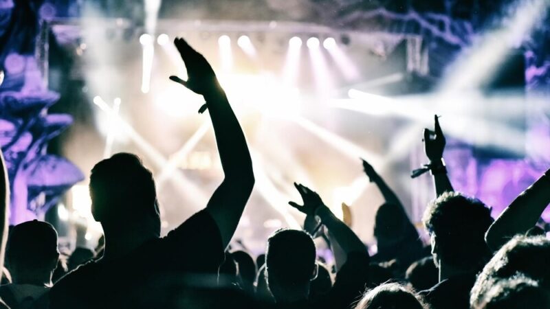 Karaoke dla seniorów w Piasecznie: odkryj radość dźwięku i relaksu!