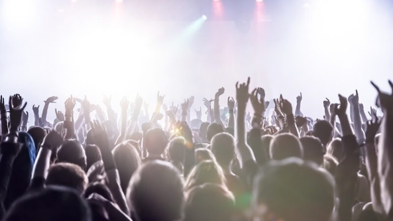 Mieczysław Fogg na scenie w Józefosławiu – koncert z okazji 125-lecia urodzin