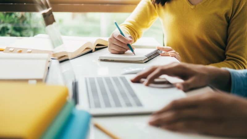 Kurs komputerowy dla seniorów – startuj z podstawami!