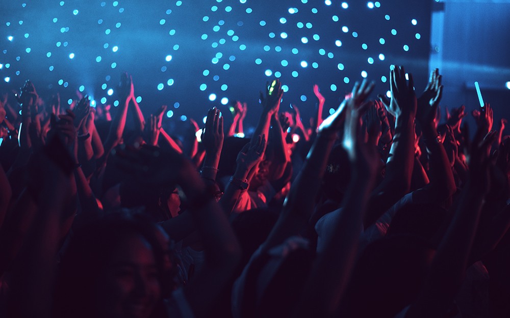 CISZA NA PARKIECIE: SILENT DISCO W PIASECZNIE