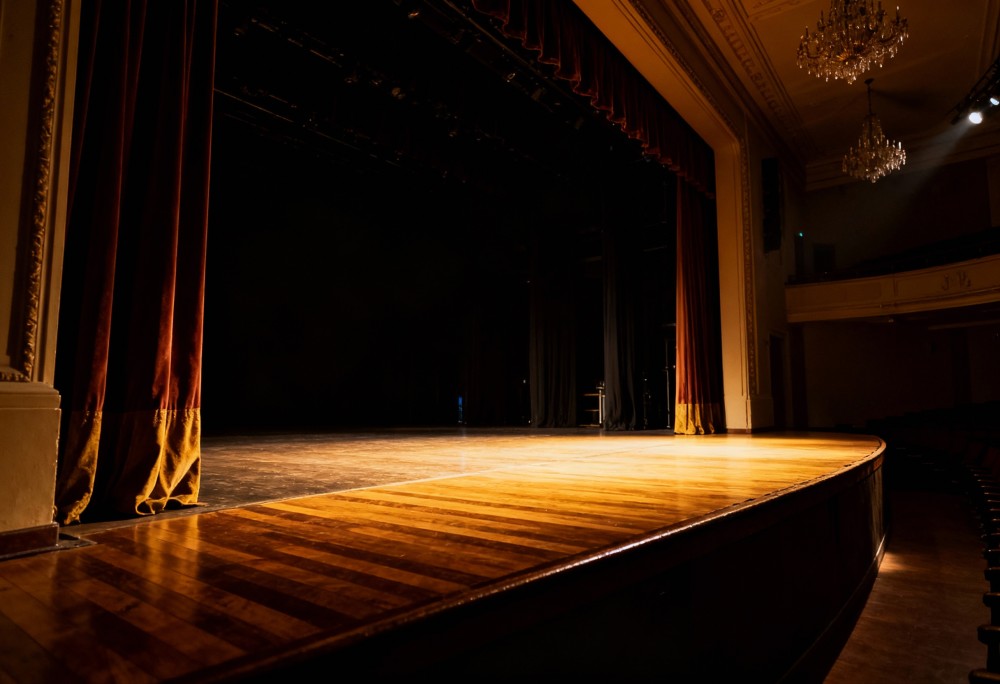 Teatr na rynku: Słoneczna Góra zaprasza na spektakle!