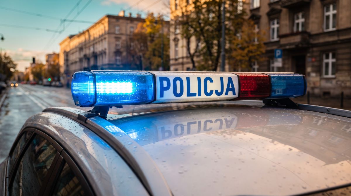 Pobili mężczyznę przed sklepem – zatrzymani i objęci dozorem policyjnym