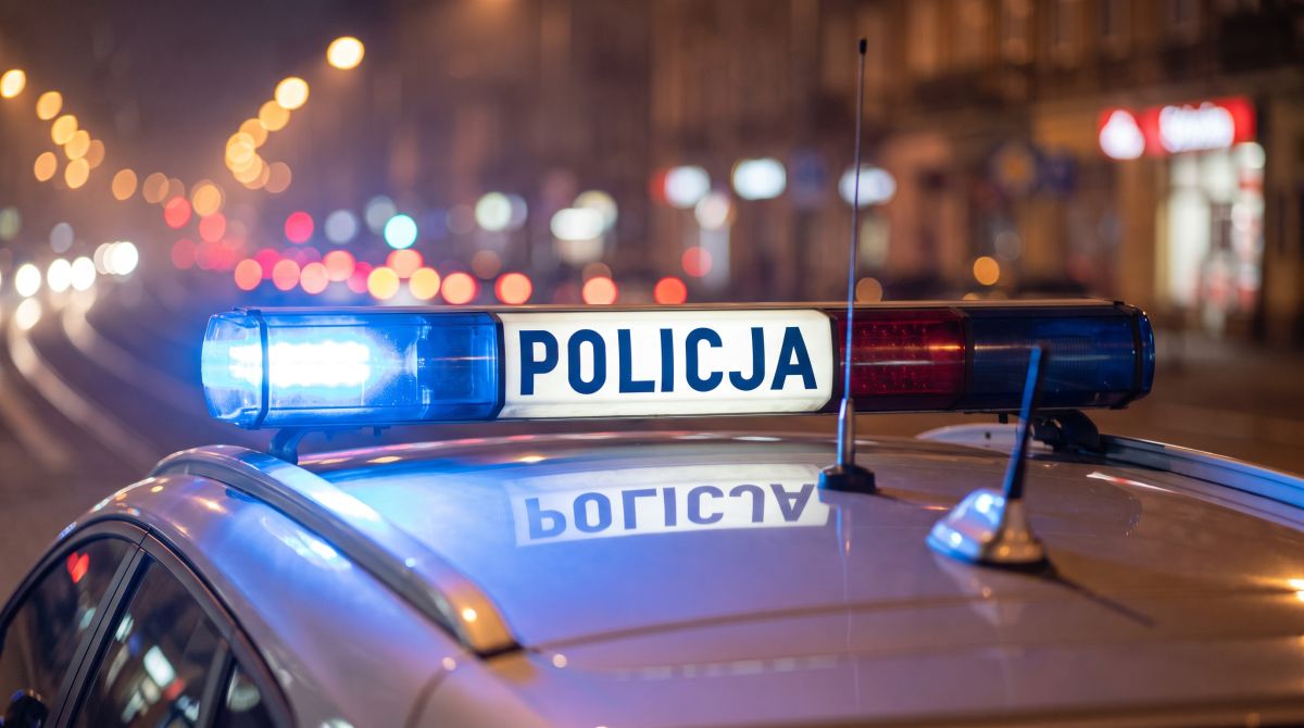 Mężczyzna wyrzucił narkotyki przez okno – trafił do aresztu na 3 miesiące